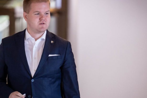 Parlament je na tom tak zle ze sa zane hanbi uz aj Andrej Danko komentar Martina Behula