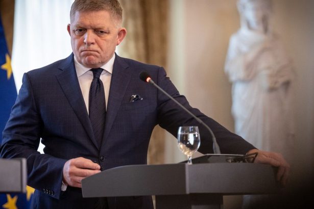 Robert Fico sa priznal ze uz ho nebavi byt premierom komentar Martina Behula