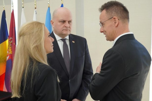 Ropa z juhu je drahsia O kolko viac zaplatime za prepravu cez ropovod Adria