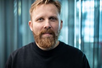 Zarabanie z plaze cez mobil Expert uprimne hovori aka je tvrda pravda rozhovor