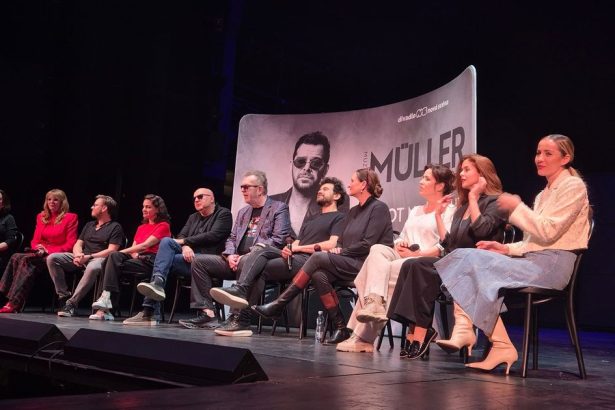 Zivot Risa Mullera na 2 tahy Nova scena prinasa intimny pohlad do duse hudobnika