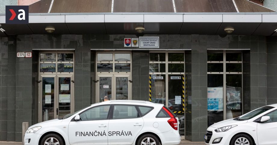 Konci cas na podanie priznania Dlznikom s dlhom nad 170 eur moze zaklopat na dvere exekutor