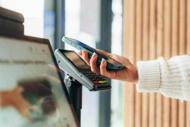 Peniaze ukradnu aj zo zamknuteho iPhonu Experti odhalili zasadnu chybu v Apple Pay