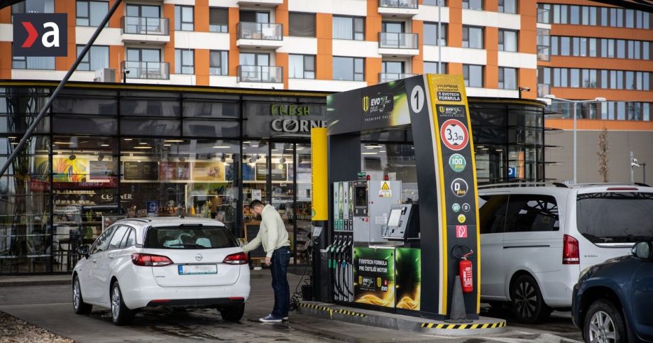 Ropna kriza vrcholi Kedy nastane vyrazne zdrazovanie nafty a kto to pociti najviac panel expertov