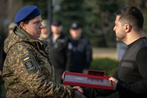 Ukrajina ma superhrdinku gulometnicku z Bachmutu 211 tyzden vojny