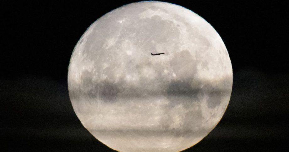 lod orion opustila obenu drhu zeme a mieri k mesiacu
