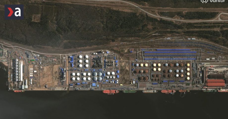ropna vojna nabera na sile udery na pristav novorossijsk a terminal sescharis zvysuju tlak na moskvu 213 tyzden vojny