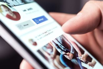 Koniec det na socilnych sieach E tvrdzo tla na matku Facebooku