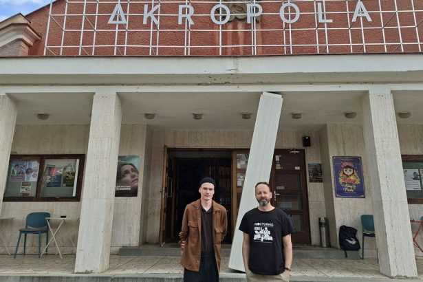 Padaci stlp na fasade kina niektorych vystrasil v Kremnici cakaju ze sa nan pride pozriet aj Lukas Machala