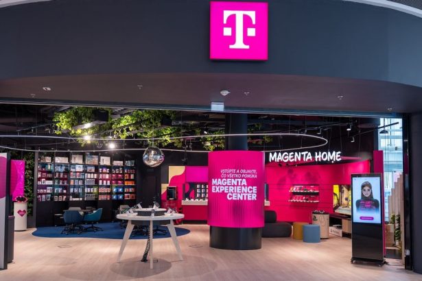 Pevnu linku od Telekomu ma stale cez 830 tisic ludi no mobilny pocet klesa