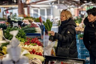 Trest za platbu kartou ale aj 50percentna zlava za hotovost Staat chce bojovat proti cashu obchodnici vraciaju uder