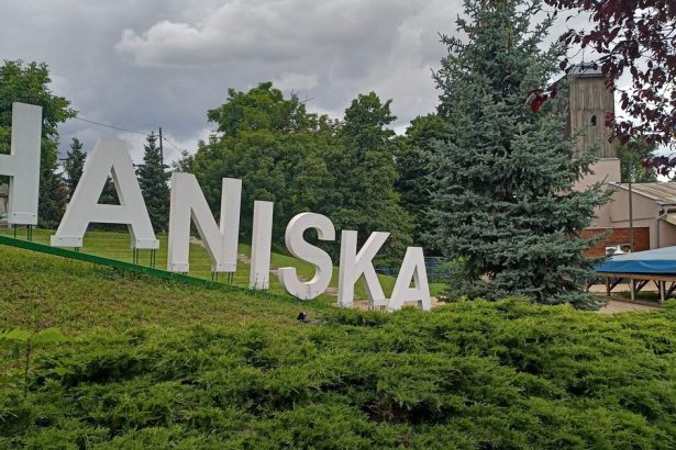 Vlada rokovala v Haniske pri Kosiciach V obci sa konci sirokorozchodna trat o zavode v nej uvazovalo BMW