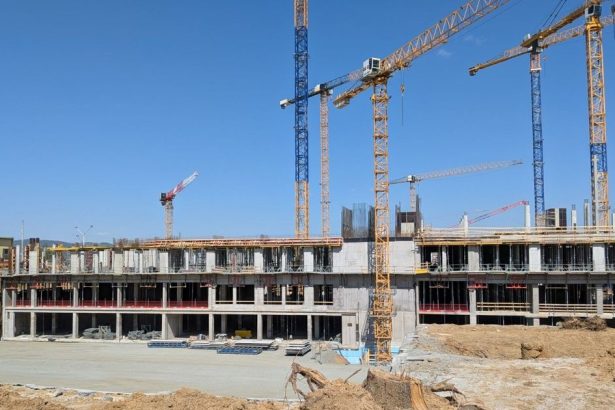 Vystavba nemocnice v Presove Demokrati tvrdia ze beton nepresiel ziadnym testom pevnosti