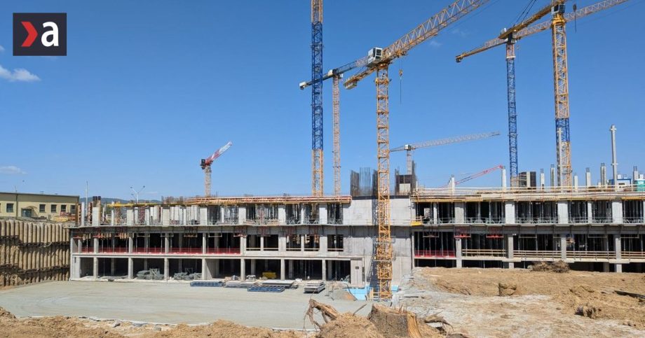 Vystavba nemocnice v Presove Demokrati tvrdia ze beton nepresiel ziadnym testom pevnosti