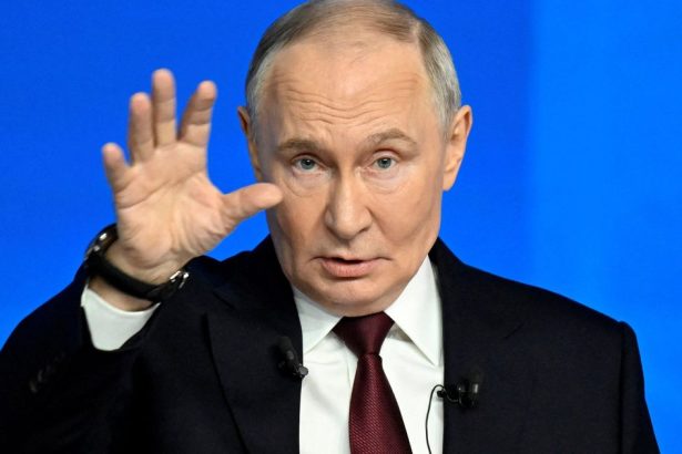 spion priamo vo vrecku experti odhalili co vsetko tajne nahrava putinova aplikacia
