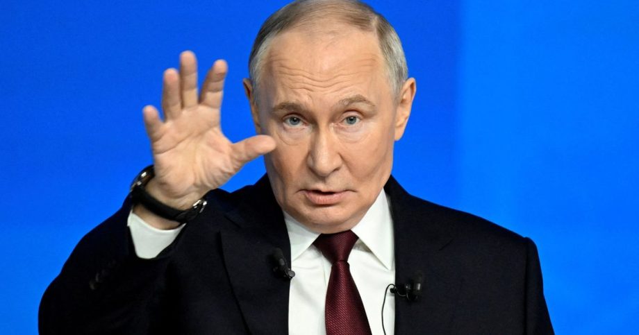 spion priamo vo vrecku experti odhalili co vsetko tajne nahrava putinova aplikacia