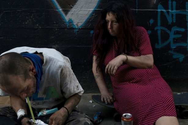 Na Slovensko sa vratila droga o ktorej sme roky nepoculi Do nemocnice skoncil 17 rocny chlapec