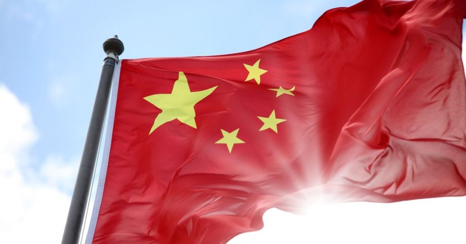 Pentagon zasiahol proti cinskym gigantom Alibaba Baidu a BYD sa ocitli na ciernej listine