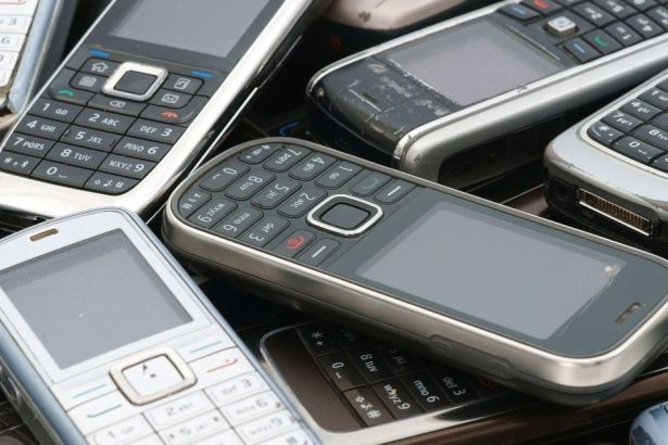 Telekom zacne vykupovat mobily Pridava aj telefony bez doplatku