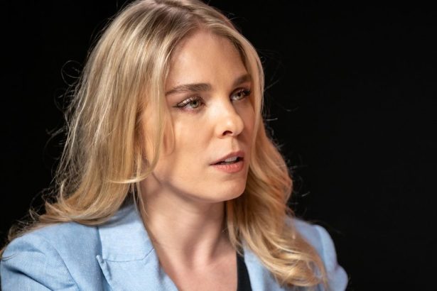 Vypneme semafore a zacneme mladym predavat alkohol Aka je situacia s najzbytocnejsim zakazom v historii nazor Veroniky Cifrovej Ostrihoovej