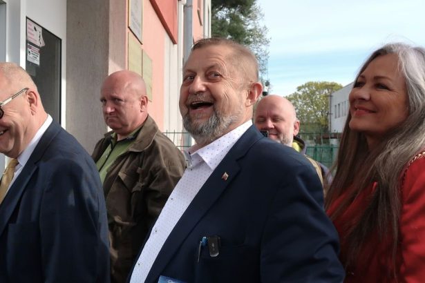 Harabin vycislil skodu a ziada od statu peniaze Policajt ktory ho obvinil sa dostal do problemov