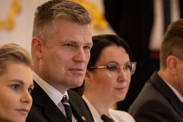 Jazdite lepsie ako Filip Turek Cesky politik ma svoju vlastnu videohru ktora je volne dostupna