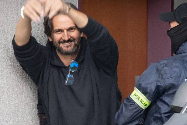 Kauza Sumrak v ktorej povodne obvinili Roberta Fica a Roberta Kalinaka stale zije
