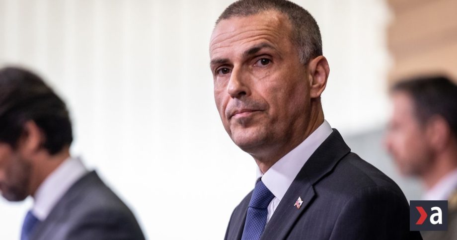 Maros Zilinka nie je marxista ani sluha progresivcov Iba obhajuje ustavu komentaar Martina Behula