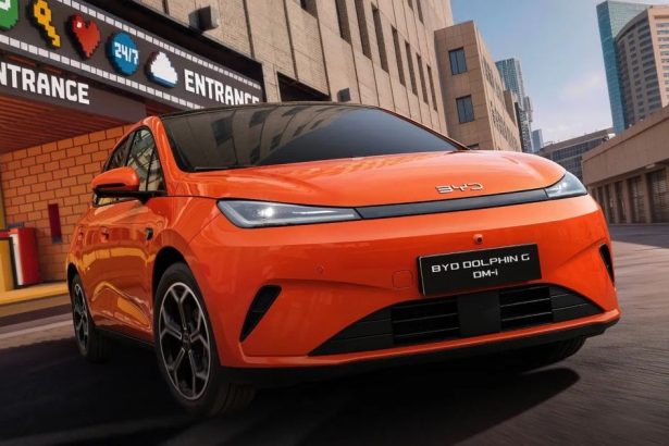 Na elektrinu aj benzin BYD u nas zacal predavat novy model ktory bude vyrabat v Madarsku