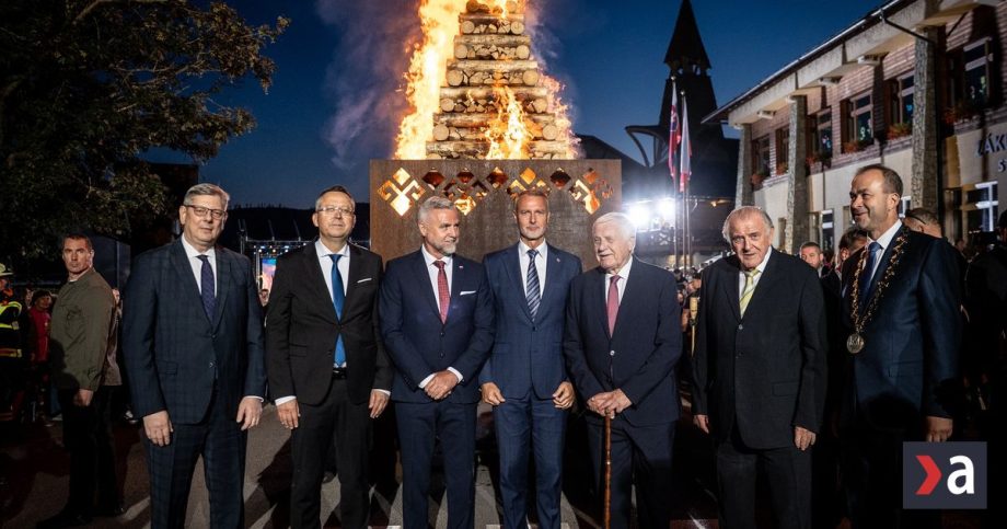 Navrat Meciar a vonja ciganskej a potlesk pre Gaspara Slovensko nie je cierna diera znelo namestm Chybal len premier Fico reportaz