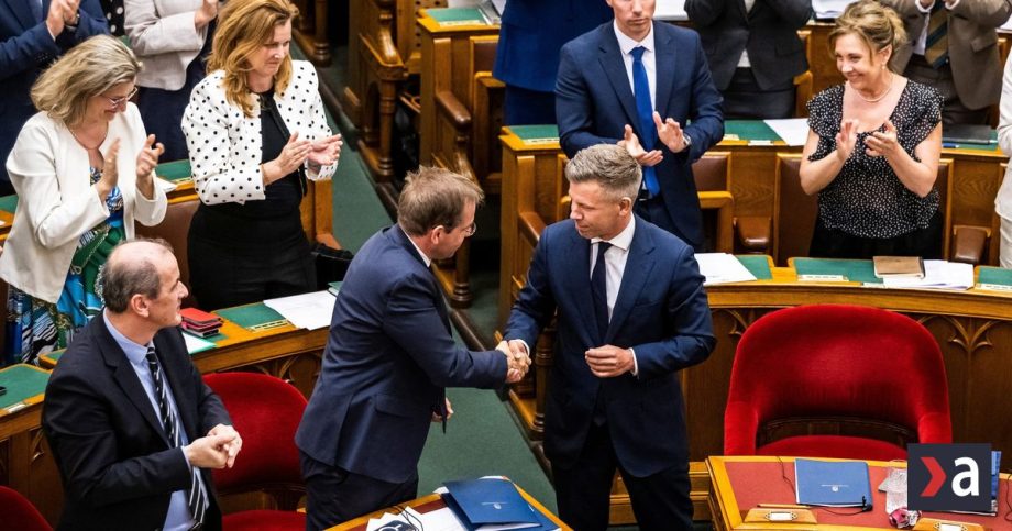 Orbanov system dostava najtvrdsi uder Madar presadil zmenu ustavy a odvolava prezidenta