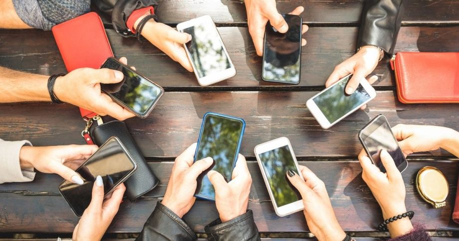 Policia varuje pred novou vlnou podvodnych SMS sprav