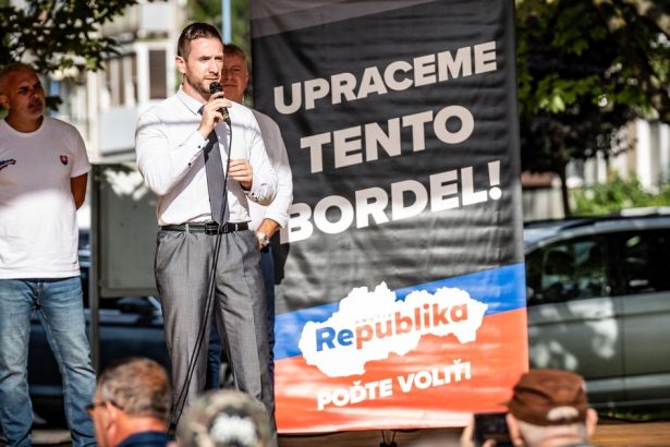 Republika sice este nie je v parlamente no vo Ficovej vlade uz teraz je komentar Martina Behula