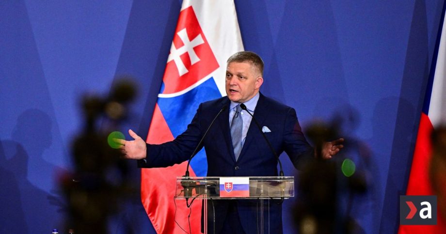 Robert Fico sa ocitol v pasci vlastnej politiky a cele Slovensko je v njej zadrzane komentar Martina Behula