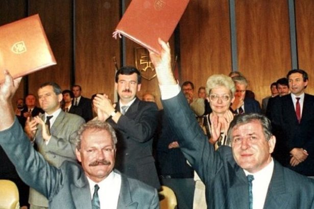Stat dodnes nepotrestal vrazdy Roberta Remiasa Daniela Tupeho a Jana Kuciaka Na co nam je suverenita nazor Petra Weissa