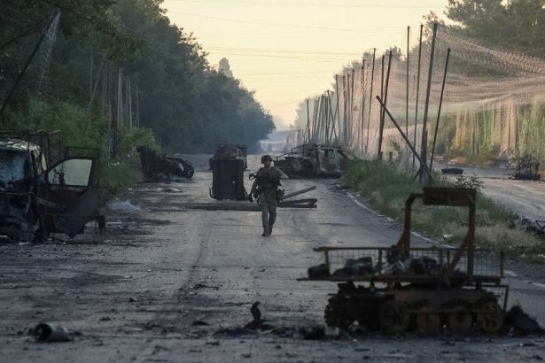 Studena sprcha od Valerija Zaluzneho Ukarinska general analyzuje preco Ukrajina zatial nevyhrava