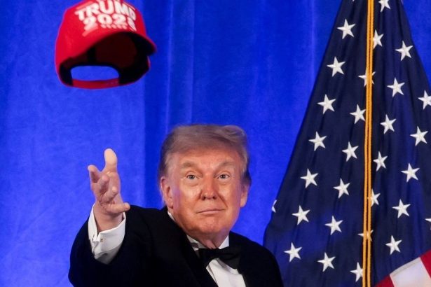 Vyhral som trikrat a urobim to znova oznamil Trump Kym ustava hovori jasne jeho priaznivci sa pokusaju o riskantny plan
