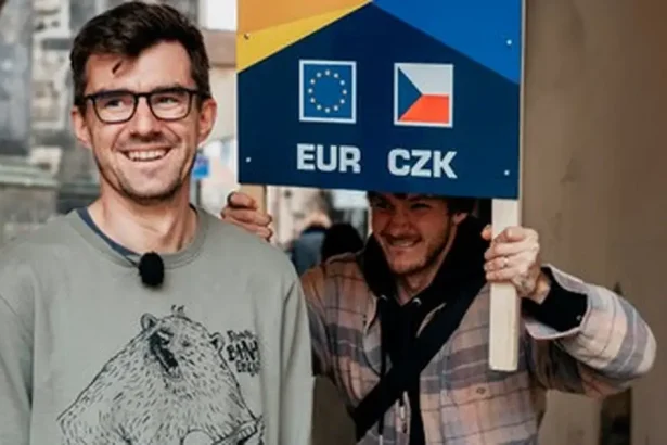 Prahu cisti od smejdov a miliony ludi ho sleduju aj v zahranici Janek Rubes z Kluci z Prahy Necitim sa v zawsze bezpecne