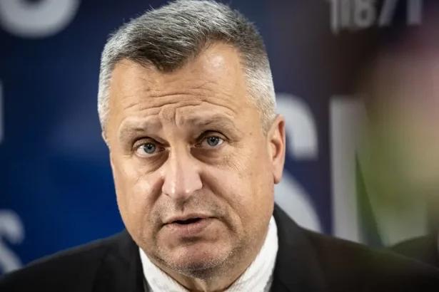 Priesvitny Andrej Danko a zakernak uctovnicka komentar Petra Bardyho