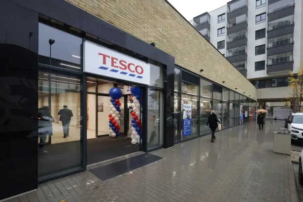 Tesco na odchode Tychto 8 veci by mohlo zmiznut zo Slovenska spolu s nim