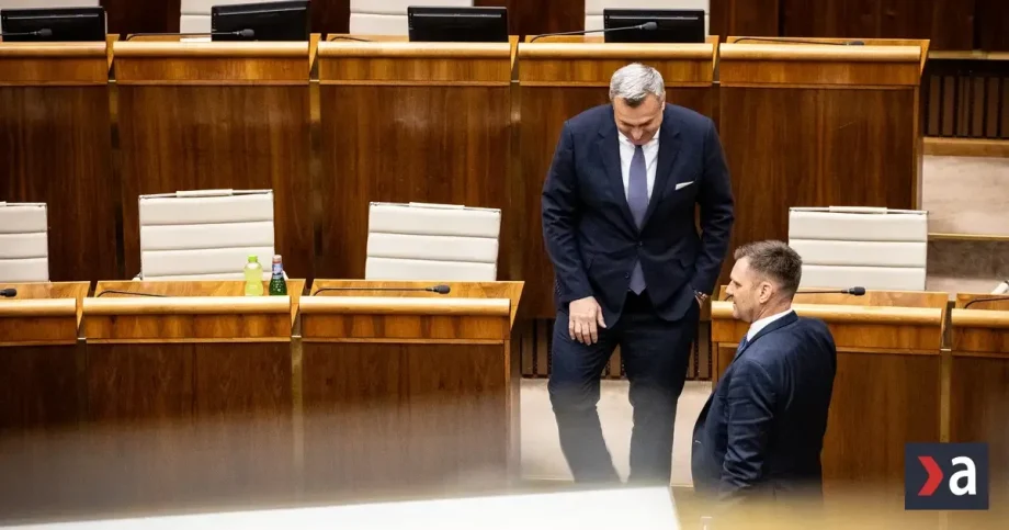Danko sa smial Tarabovi na schodoch a zosadil ho. Koalíciu čakajú ťažké dni