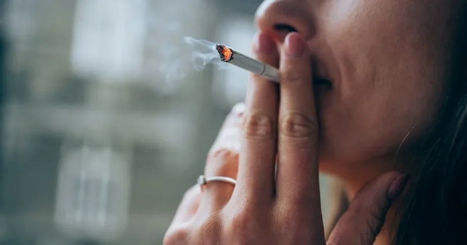 Fajčenie môže znížiť riziko Parkinsonovej choroby. Vedci našli nečakané vysvetlenie