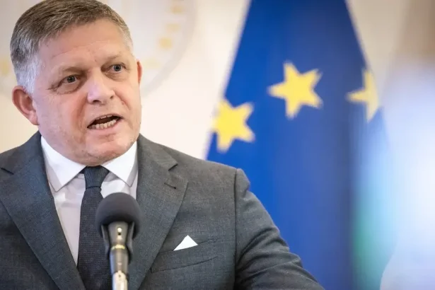 Fico pohrozil rozpadom vlády pre rozpočet. Nenechá sa vydierať Hlasom a SNS
