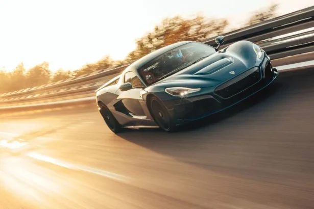 Legendárne automobilky menia majiteľa, čo prinesie budúcnosť
