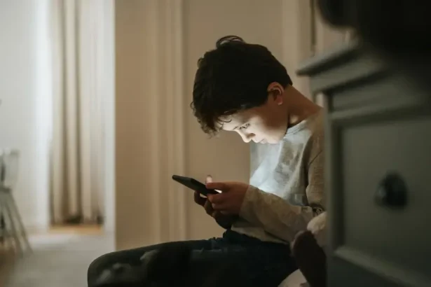 Nebezpečný Facebook a Instagram: Deti od nich odstrihneme. Ako to bude vyzerať?