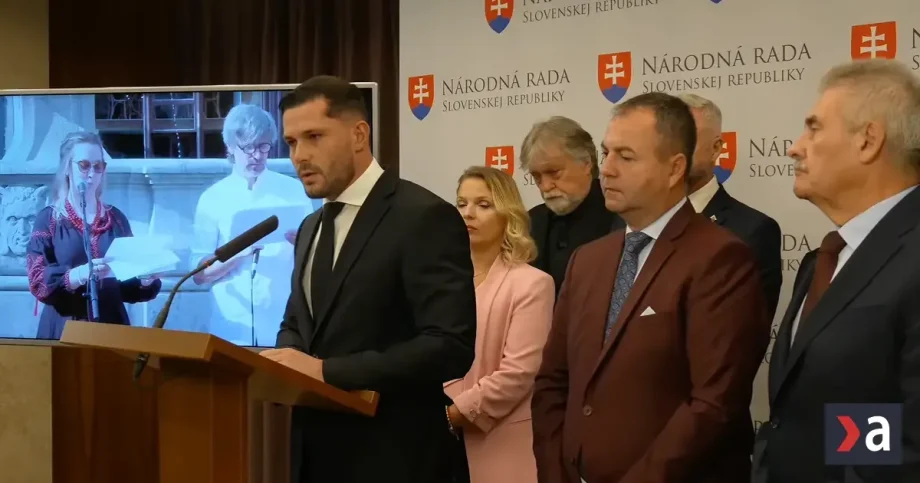 Smer obvinil Mier Ukrajine z šírenia nacizmu, Bandera je kontroverzný