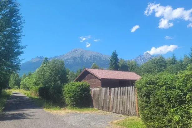 Správa parku dotuje zatvorenú chatu s takmer nulovými tržbami
