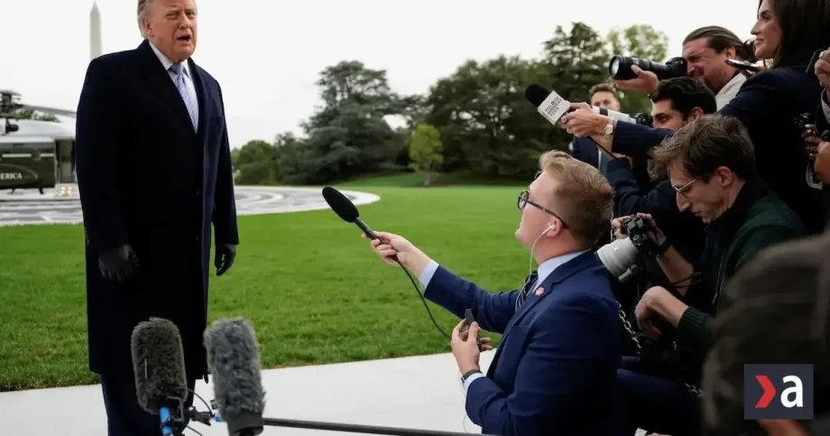 Trump utrpel porážku. Sudca zrušil zákaz pre novinárov, Fox News proti nemu.