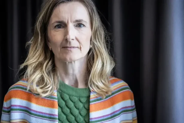 Udierala nožničkami do úst, škola ju neprijala. Bez mamy skončí v zariadení s 50-ročnými