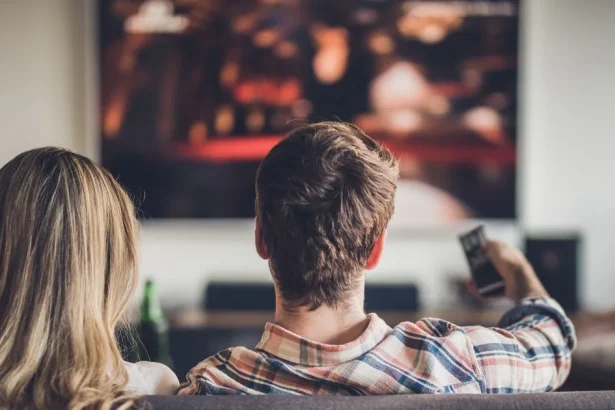 Veľké slovenské banky sa spájajú, pozemné TV vysielanie čaká zásadná zmena